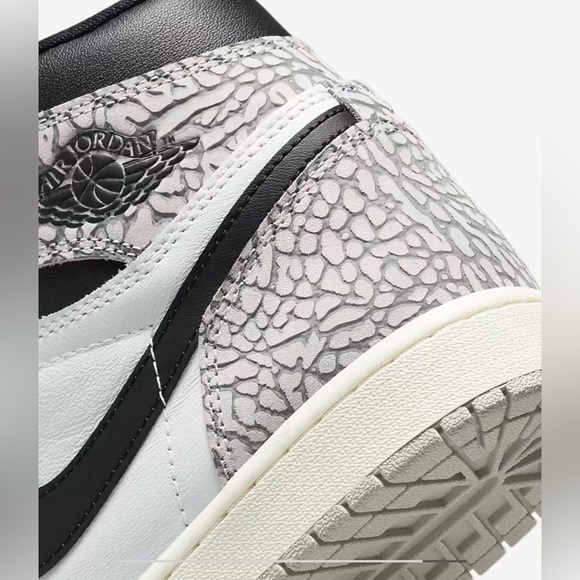 Nike Air Jordan 1 Retro High OG “White Cement” aka “Elephant Print” sneakers - Picture 4 of 12